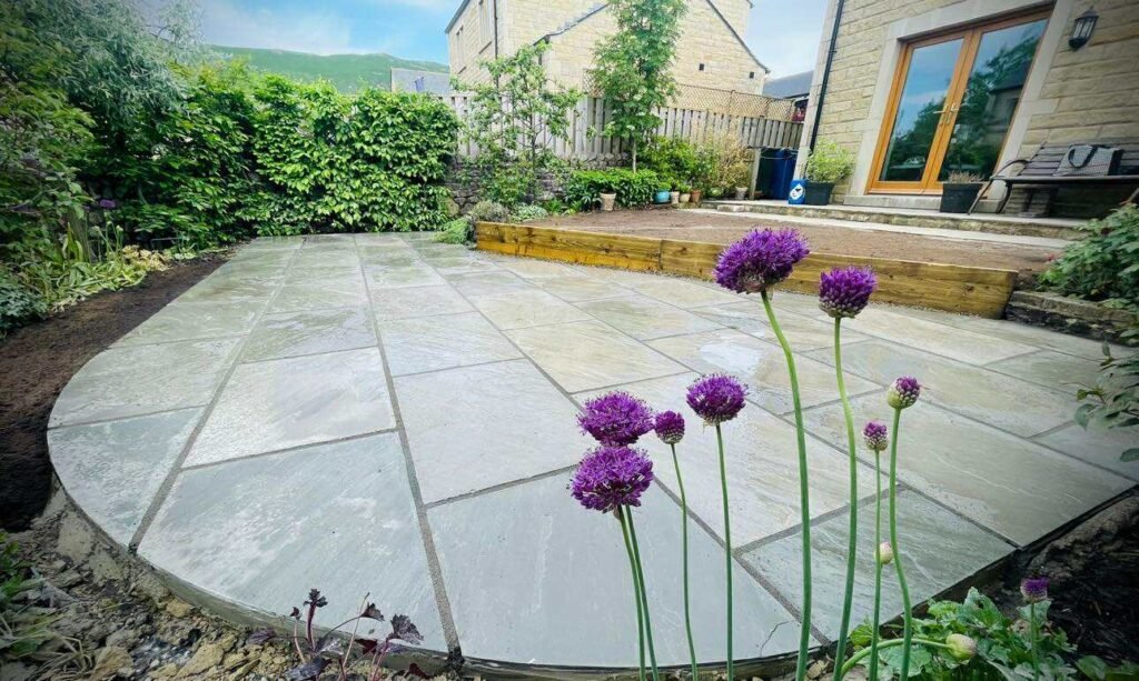 25 years experience landscape gardener